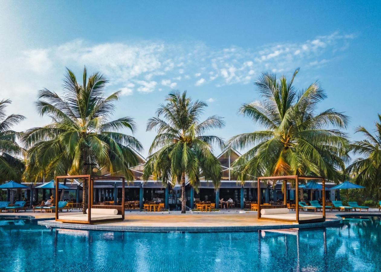 Furaveri Maldives - Complimentary Round-Trip Seaplane Transfer For Two For A Minimum Of 5 Nights Or More From May 1St To October 31St, 2025 Meedhoo  Exterior photo The resort's main pool