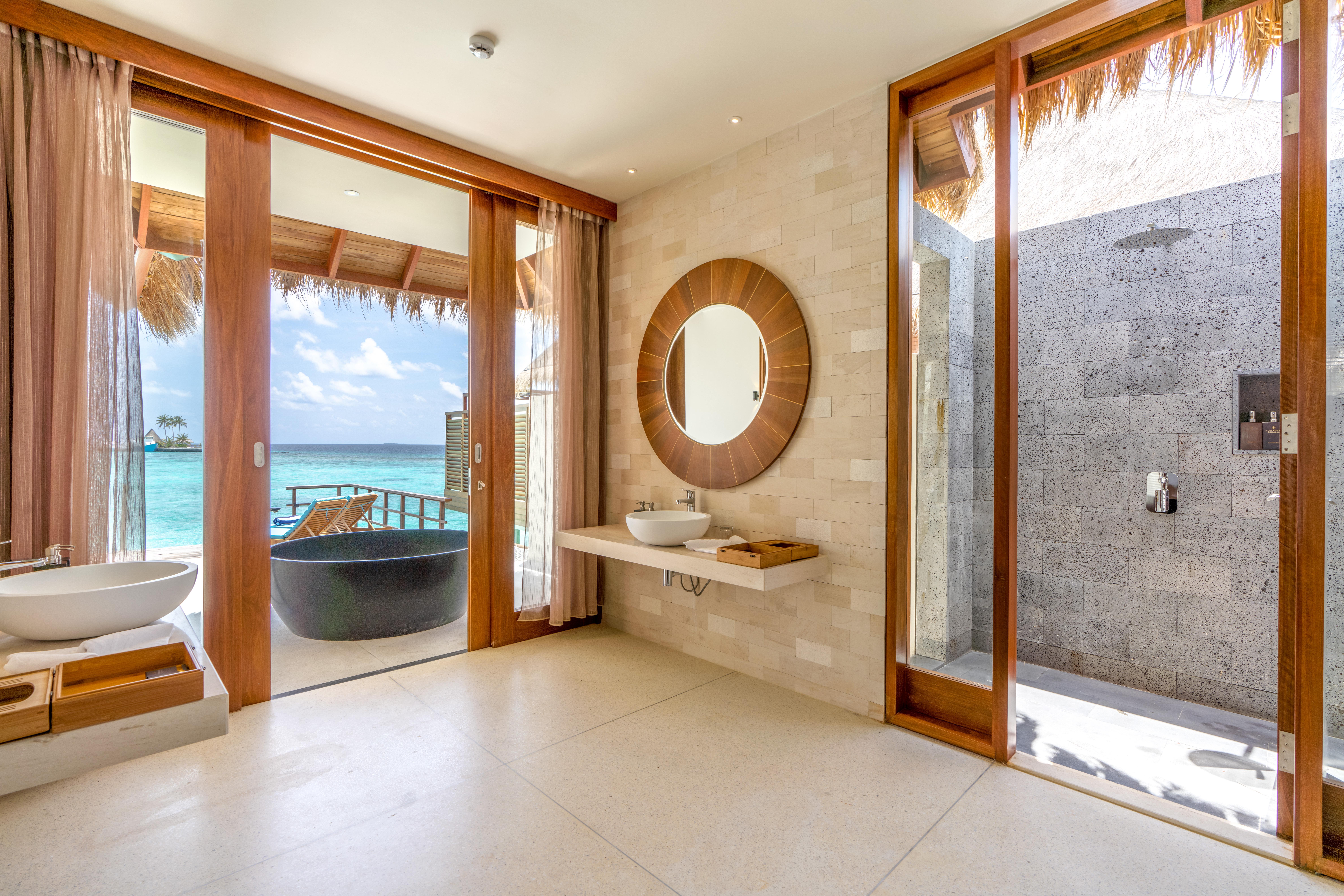 Furaveri Maldives - Complimentary Round-Trip Seaplane Transfer For Two For A Minimum Of 5 Nights Or More From May 1St To October 31St, 2025 Meedhoo  Exterior photo Bathroom of a Beach Villa