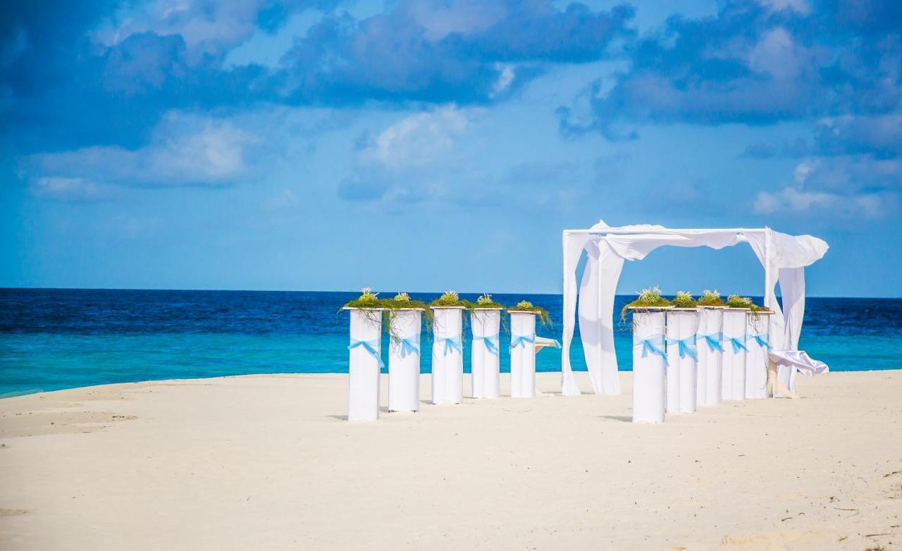 Furaveri Maldives - Complimentary Round-Trip Seaplane Transfer For Two For A Minimum Of 5 Nights Or More From May 1St To October 31St, 2025 Meedhoo  Exterior photo Beach wedding