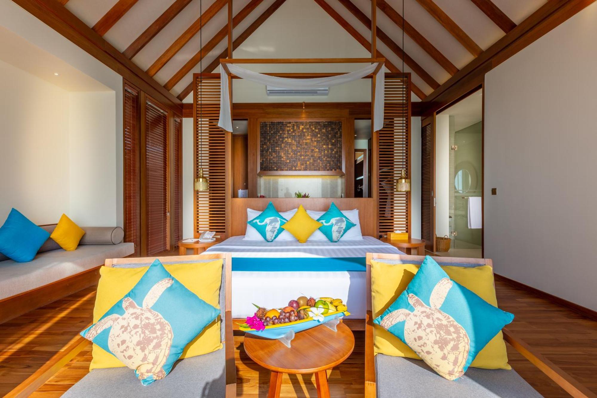 Furaveri Maldives - Complimentary Round-Trip Seaplane Transfer For Two For A Minimum Of 5 Nights Or More From May 1St To October 31St, 2025 Meedhoo  Room photo A bedroom at the resort