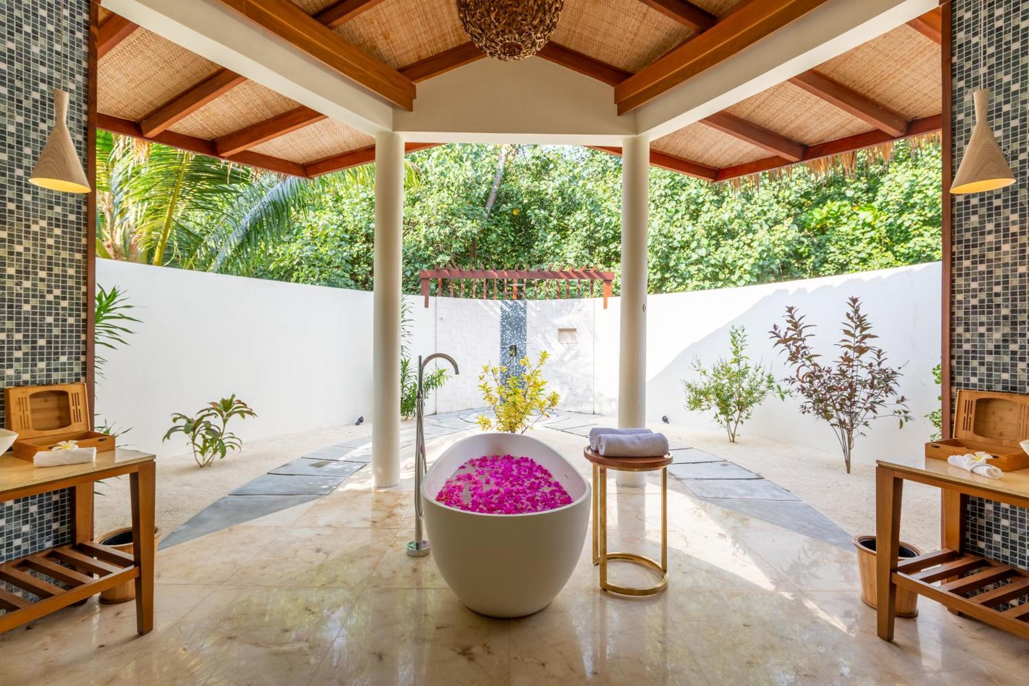 Furaveri Maldives - Complimentary Round-Trip Seaplane Transfer For Two For A Minimum Of 5 Nights Or More From May 1St To October 31St, 2025 Meedhoo  Room photo Bathroom at the spa